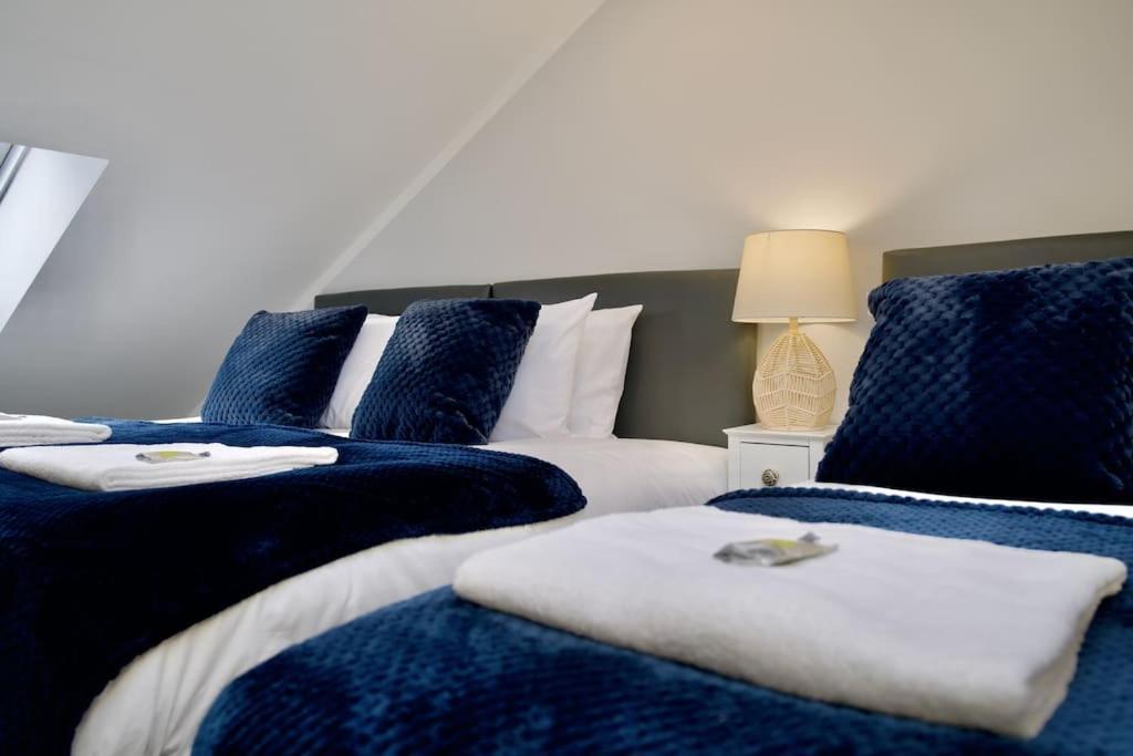 Dane Duplex Studio Nine - Stylish Retreat Apartment